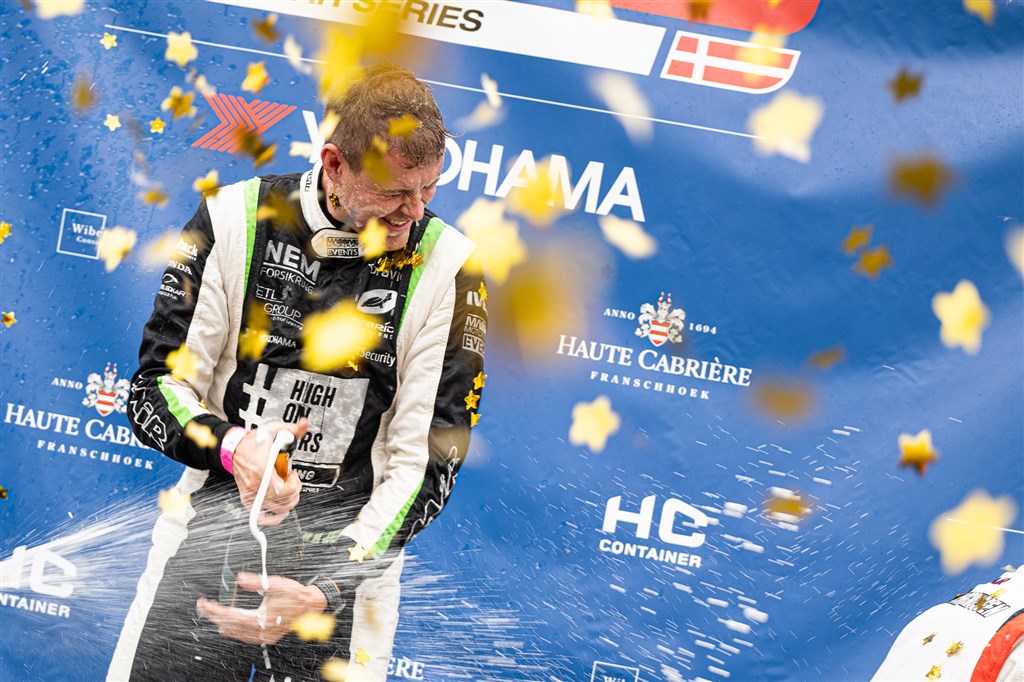 Kasper H. Jensen vandt 2021-titlen foran Michael Markussen og Jan Magnussen. Nu er den dobbelte mester i TCR Denmark tilbage med nyt team i egenskab af GMB Motorsport.